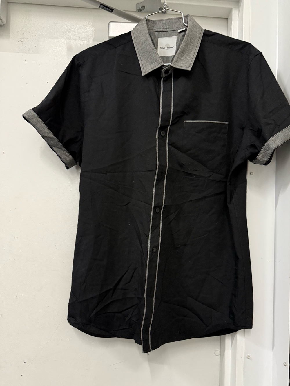 Craft + flow Black Short-Sleeve Button-Up Shirt with Contrast Collar